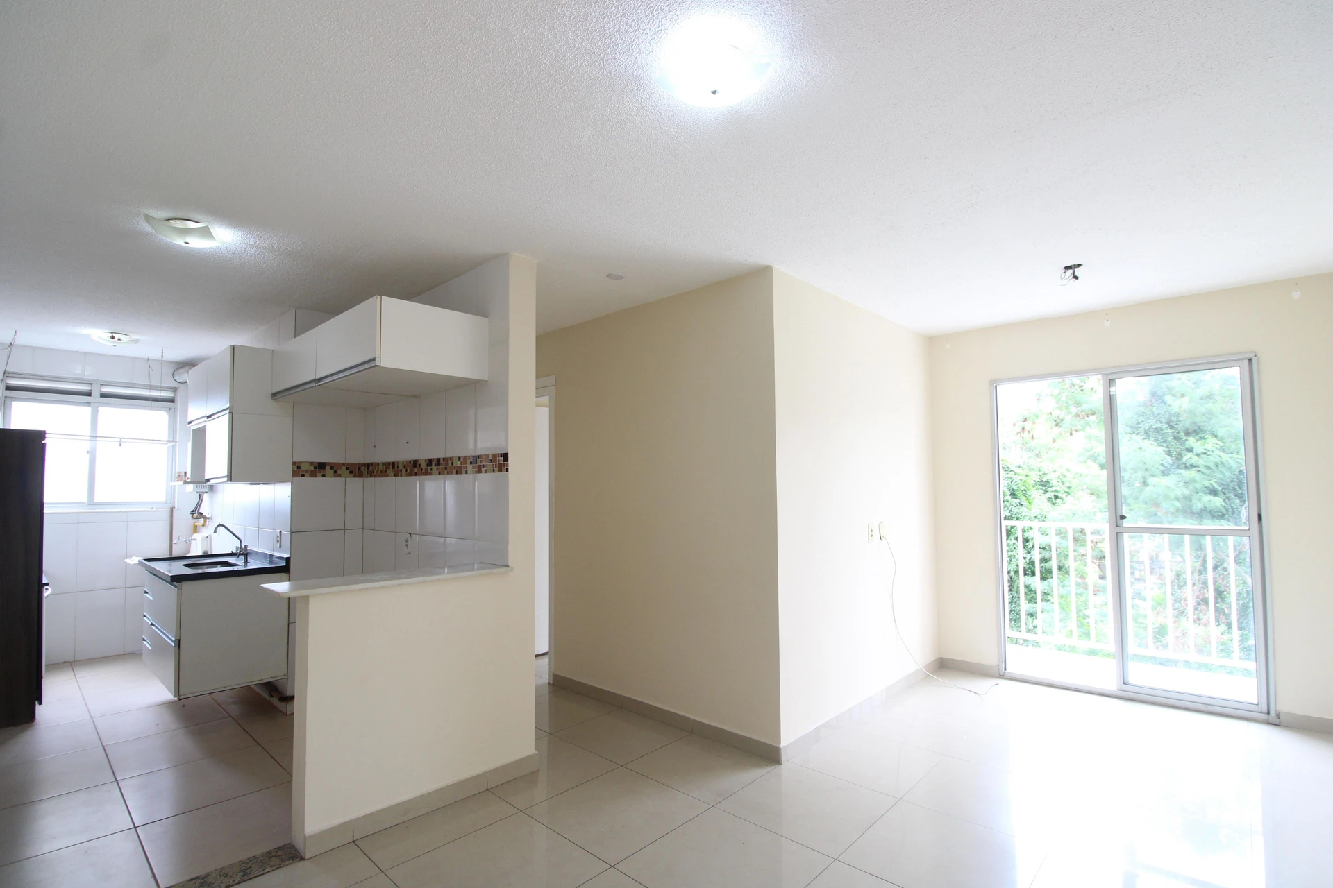 2-bedroom apartment with balcony, well kept and tidy — photo 2