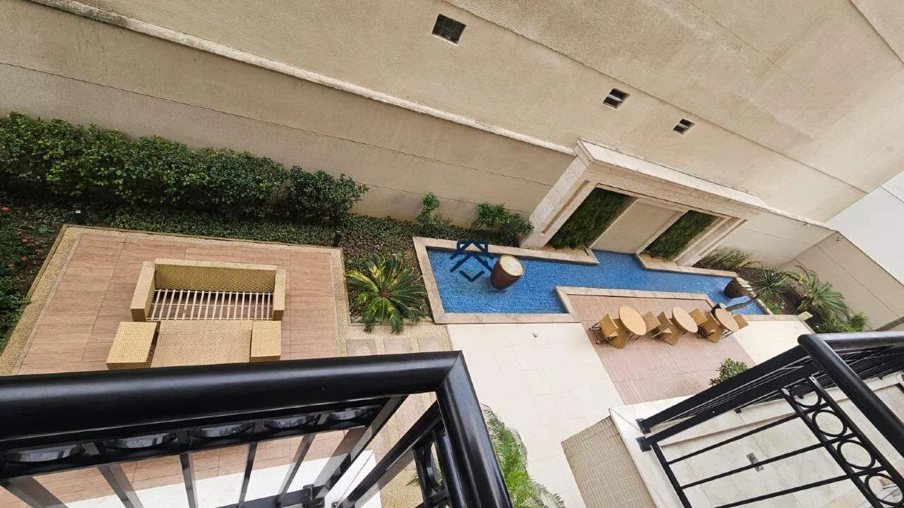 Furnished apartment, 74 m², with a glass-enclosed balcony — photo 23