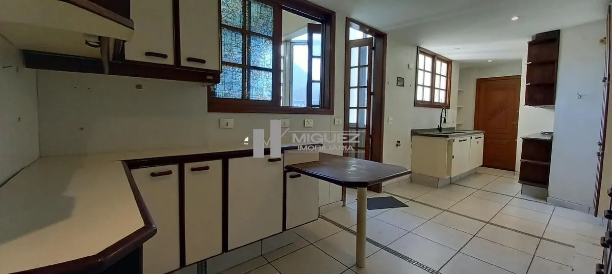 Apartamento de 190 m² com 3 quartos e vaga, cozinha fechada — photo 29