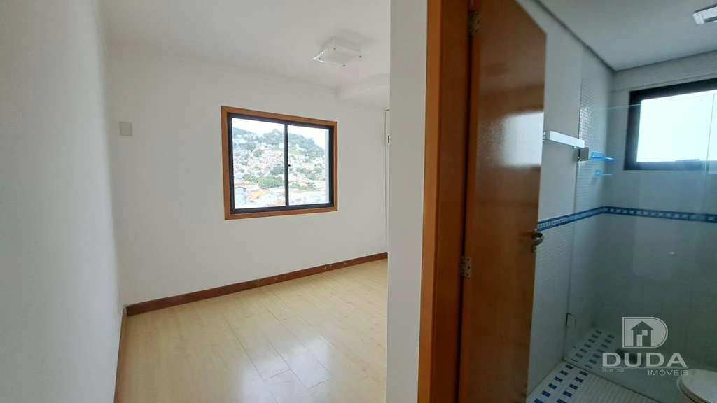 Apartamento de 100 m² con 3 dormitorios y balcón — photo 4