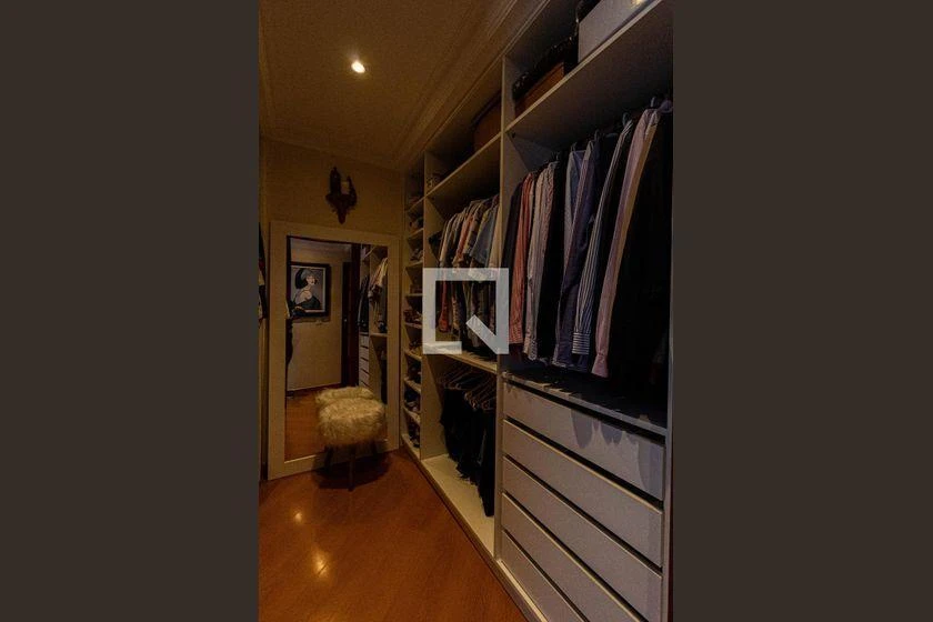 Rental house with 4 en-suite bedrooms and 7 baths, 670 m² — photo 15