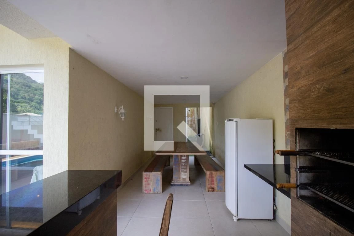 4-bedroom house with a bathtub in Rio de Janeiro — photo 27