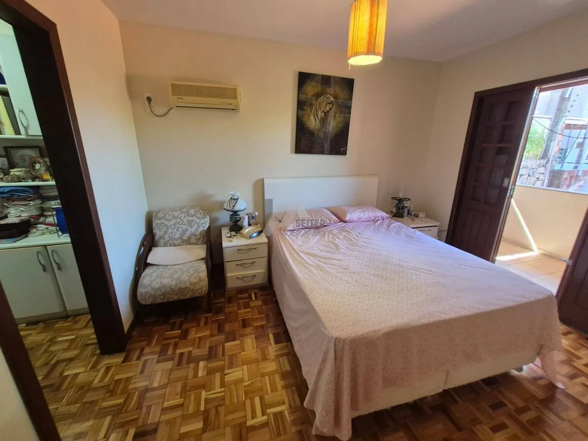 3-bedroom house with 487 m², 5 parking spots, 6 bathrooms