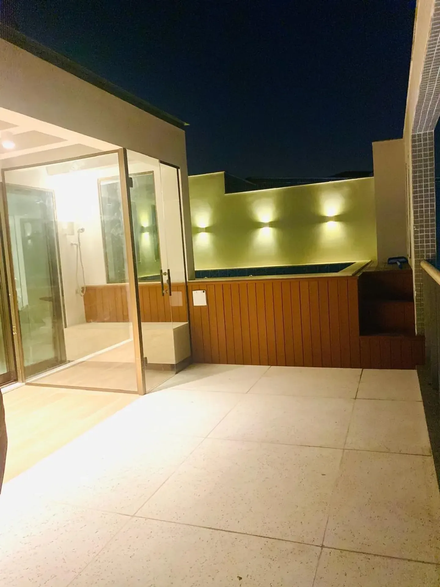 3-bedroom apartment in a building with a sauna — photo 34