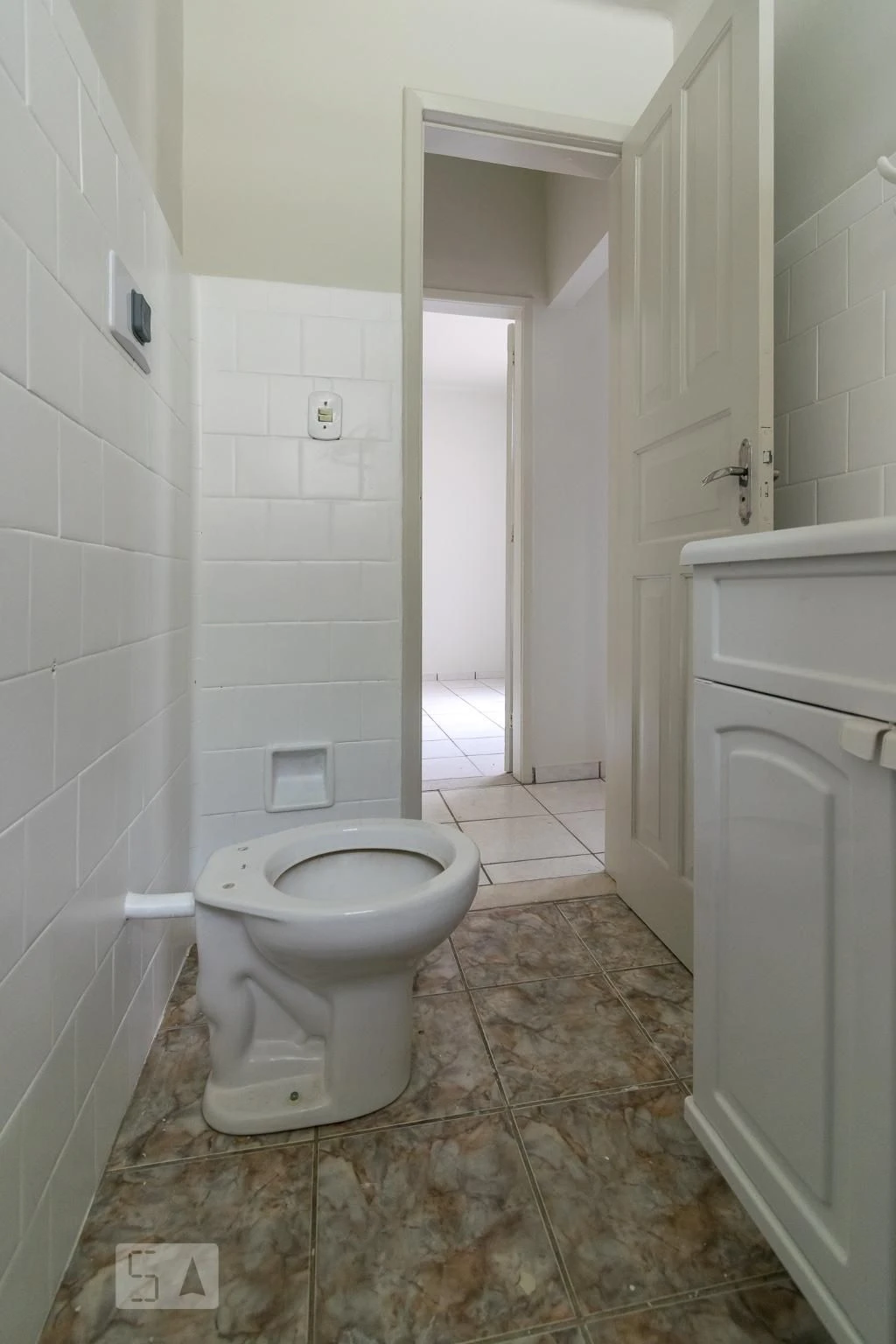 Unfurnished 1-bedroom apartment with 1 bathroom — photo 34