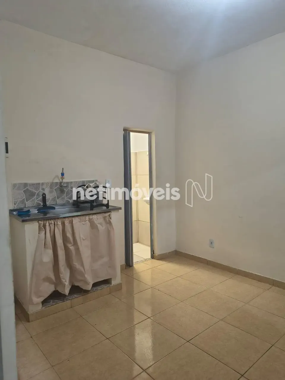Unfurnished studio for rent with a balcony — photo 2