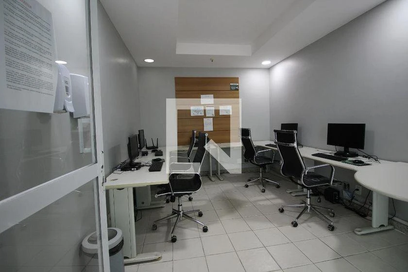 2-bedroom apartment with a home office — photo 15