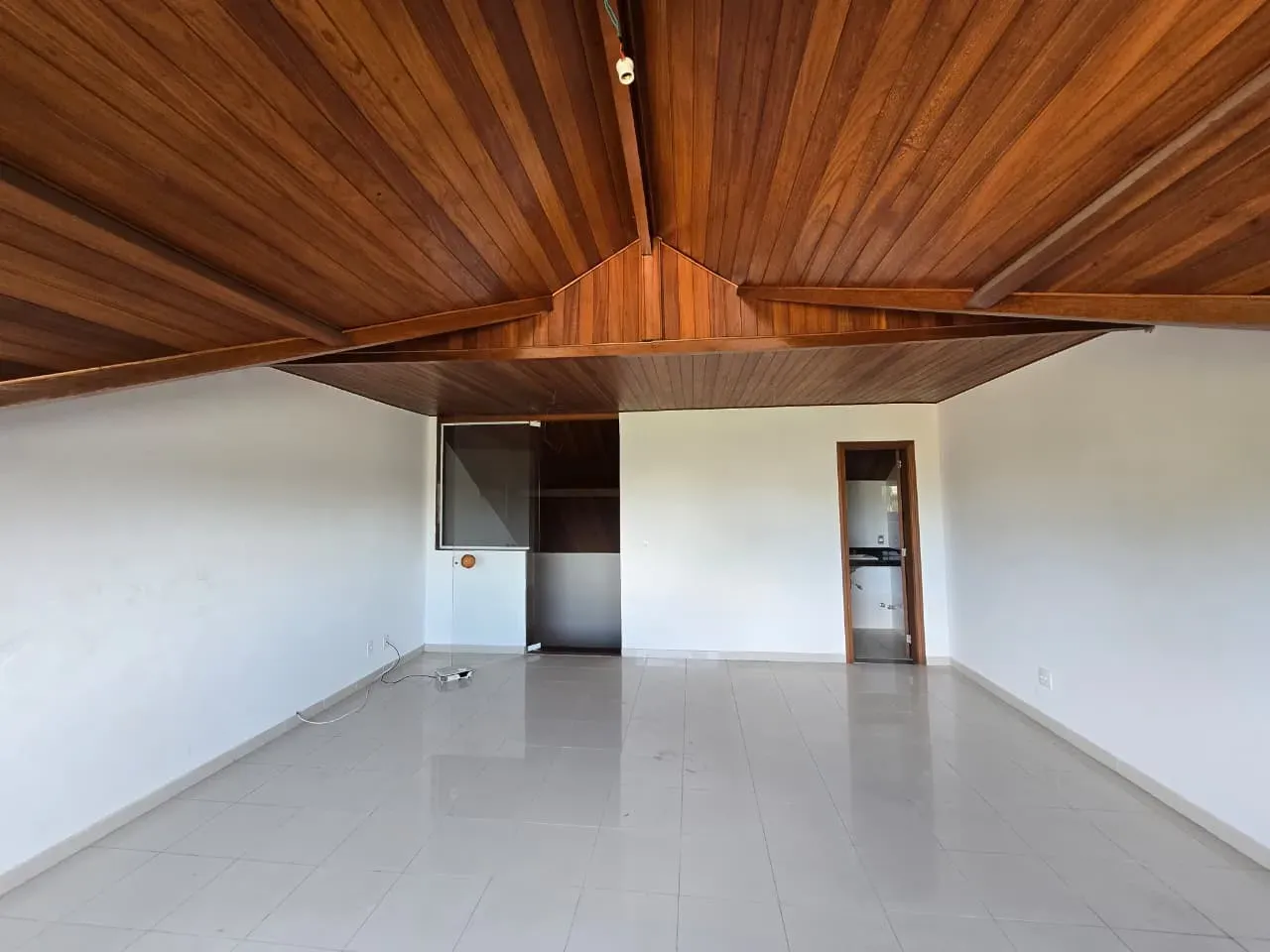 Будинок на 450 м² з 4 спальнями та кухнею з газом — photo 6