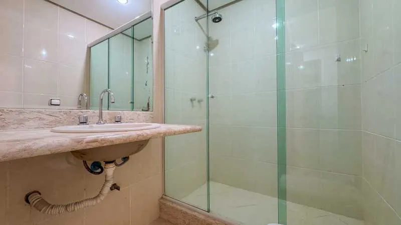 Furnished apartment, 300 m², with a glass-enclosed balcony — photo 27