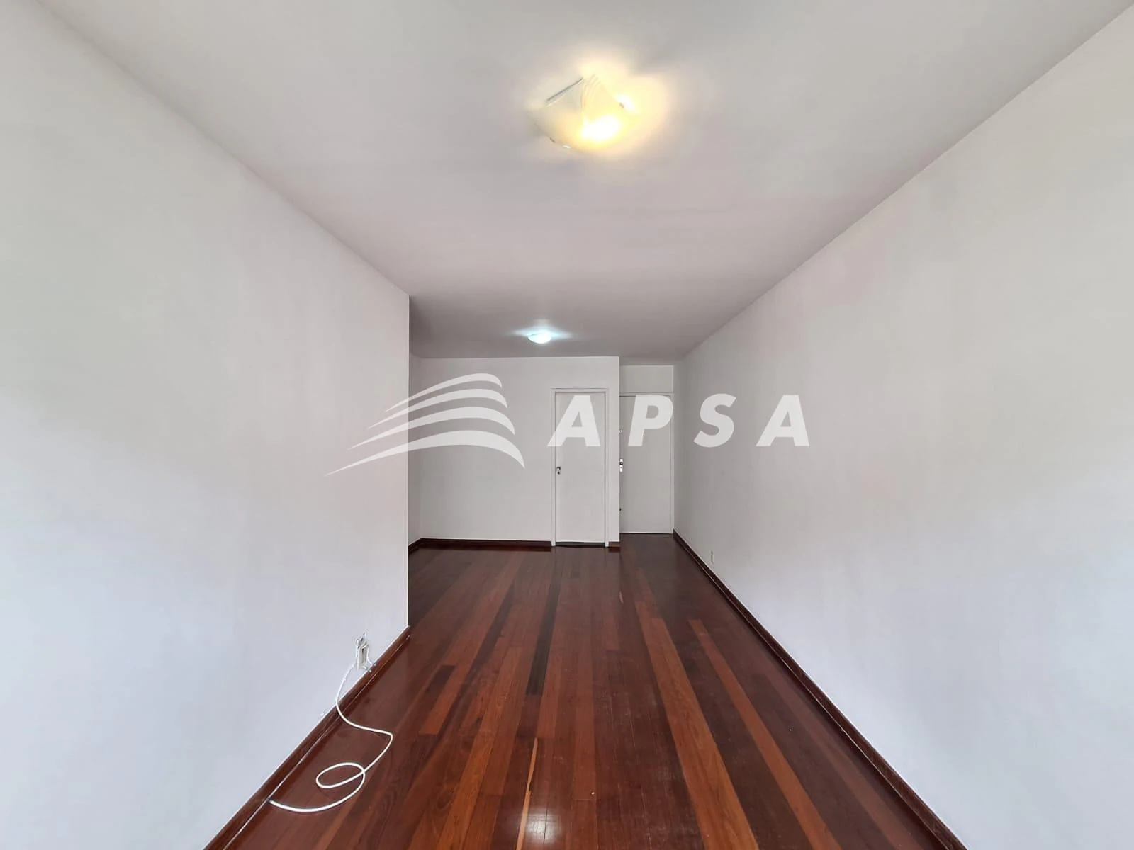 Деревянный пол или ламинат и 2 спальни: квартира 80 м² — photo 21
