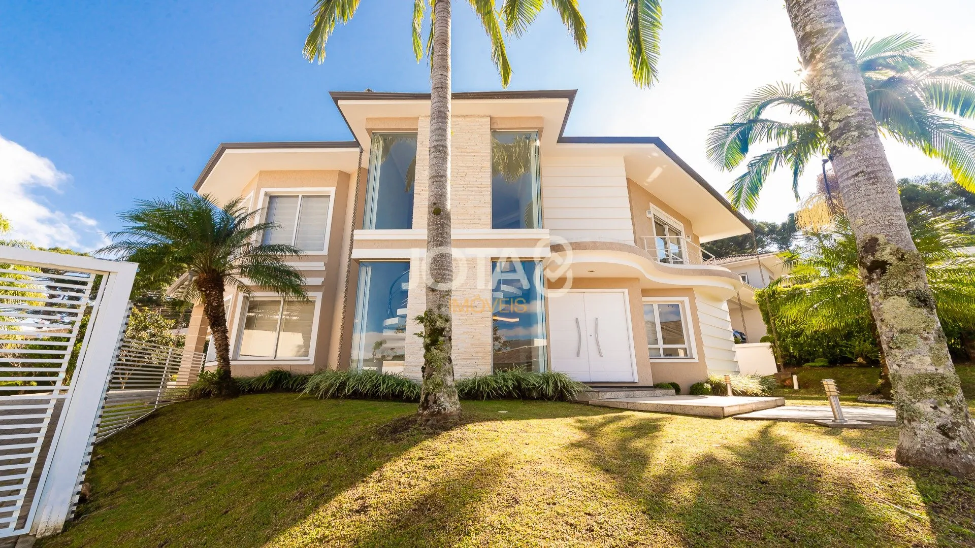 House with 3 bedrooms, 345 m² and 6 parking spaces — photo 48
