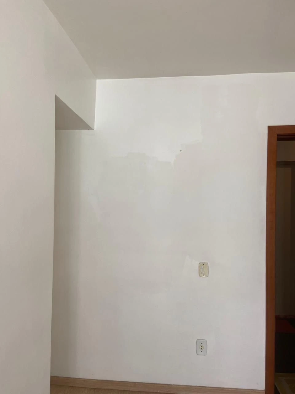 Unfurnished 2-bedroom apartment with a separate kitchen — photo 23