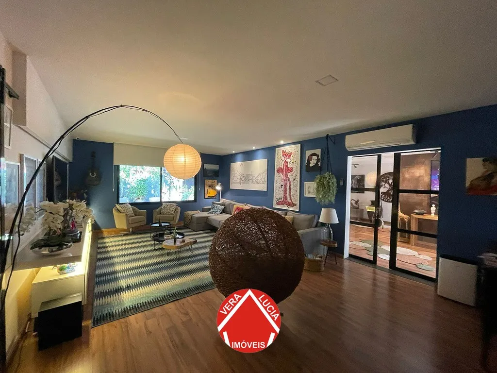 Furnished house with 5 en-suite bedrooms and open kitchen