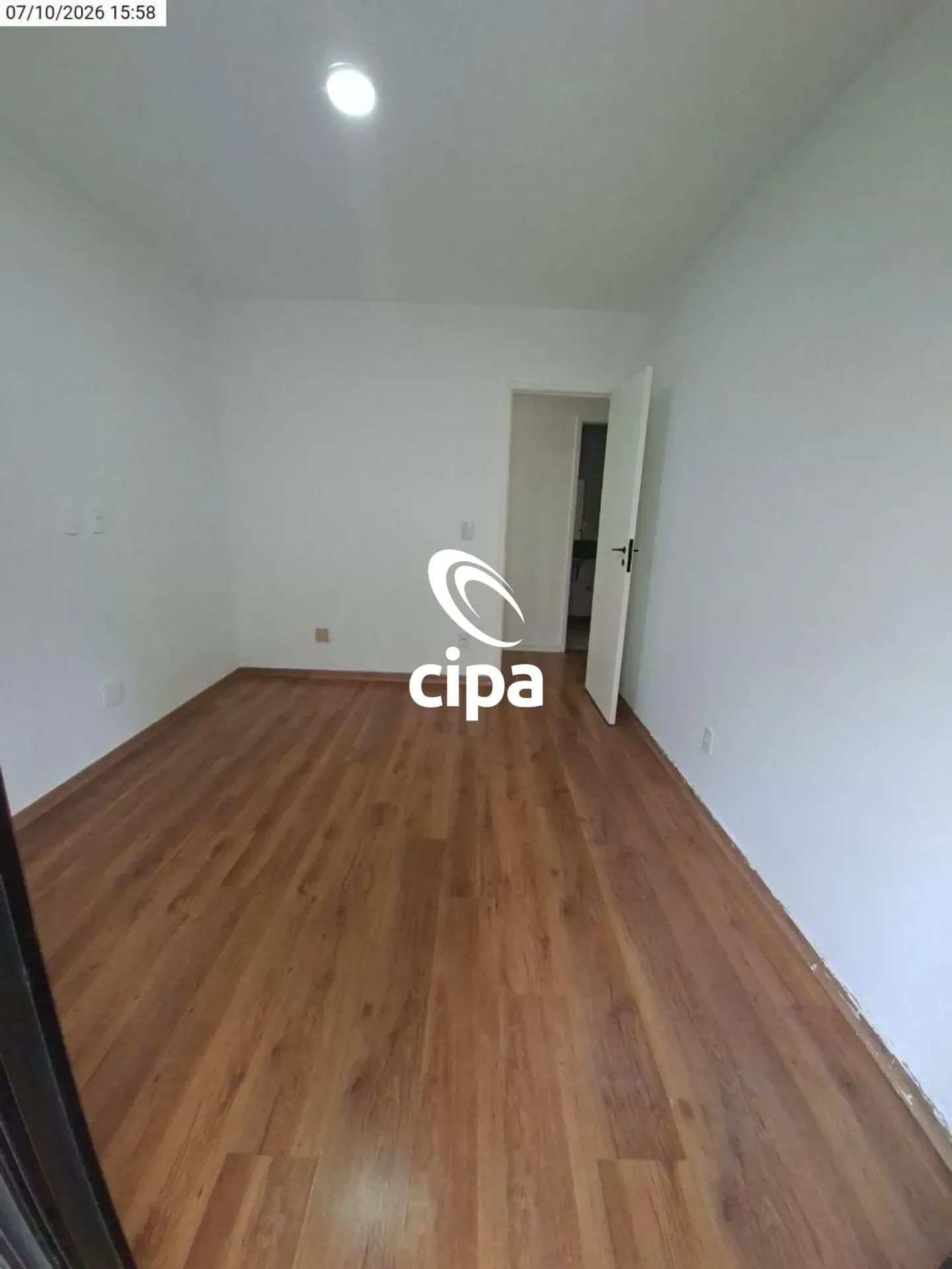 Apartment, 179 m², with wood or laminate floors — photo 21