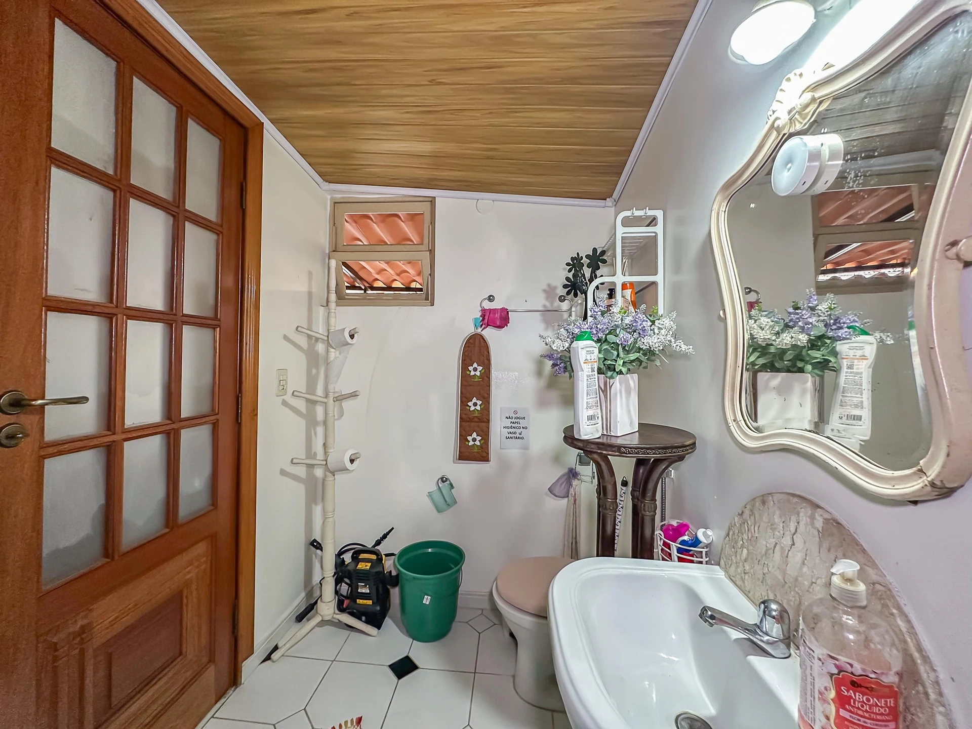 Furnished 1-bedroom apartment with balcony and private garden — photo 19