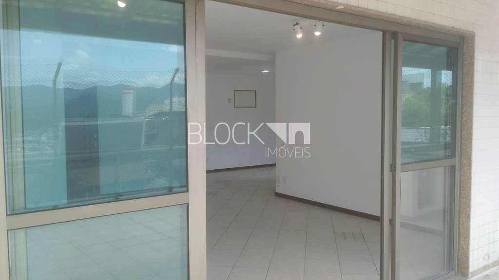 183 m² unfurnished apartment with 3 bedrooms and mountain view — photo 29