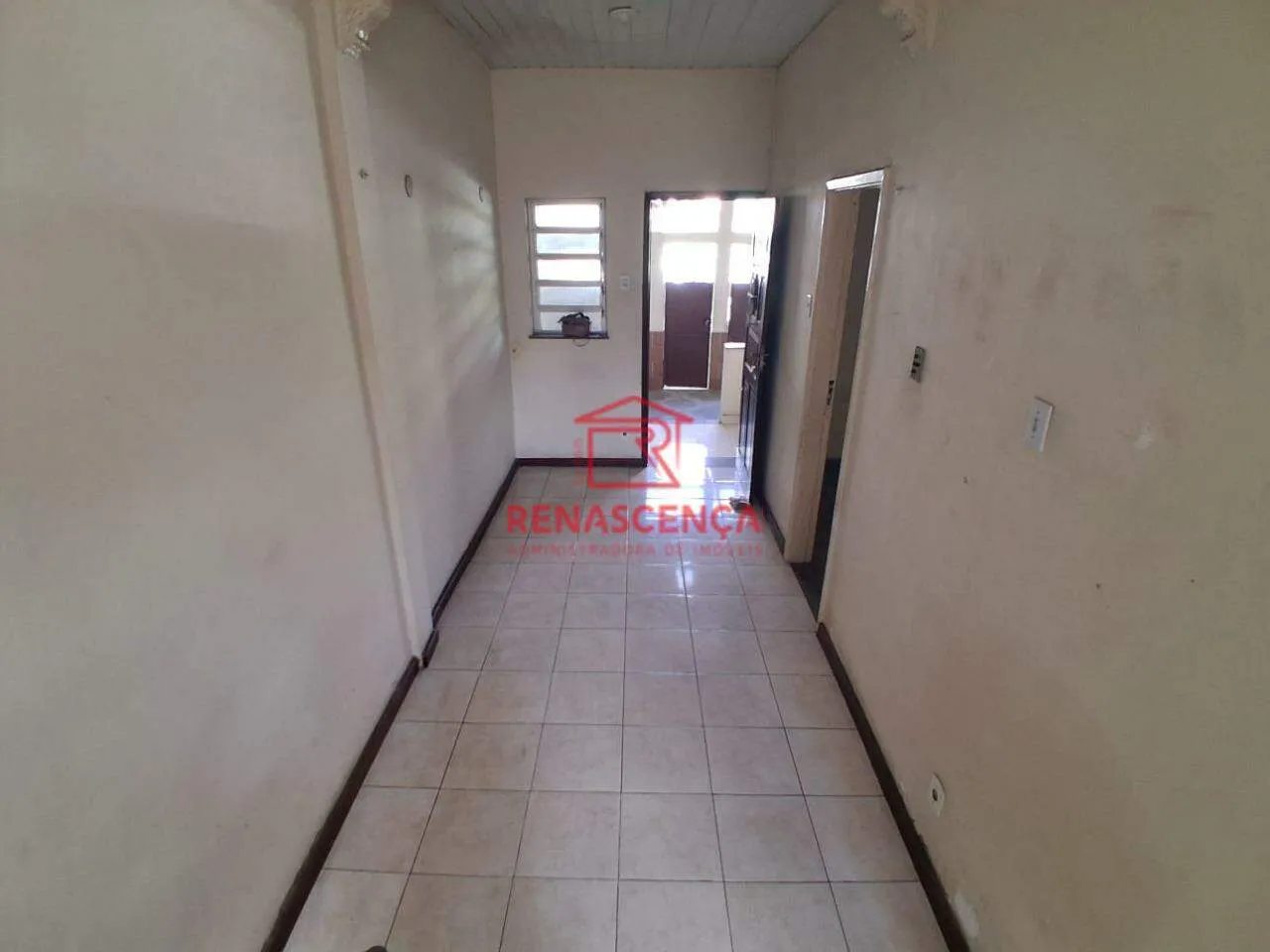 House with 5 bedrooms and 3 bathrooms, with a balcony — photo 16