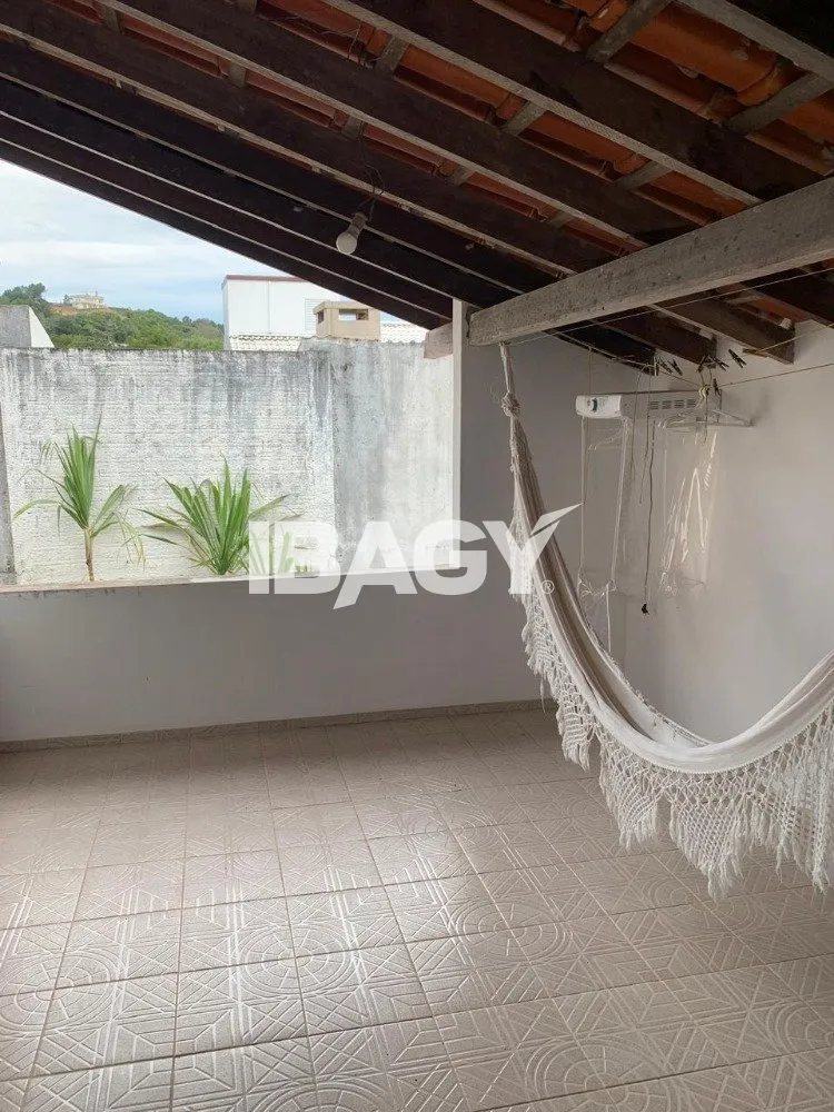 House with 4 bedrooms and 380 m², 2 parking spots — photo 70
