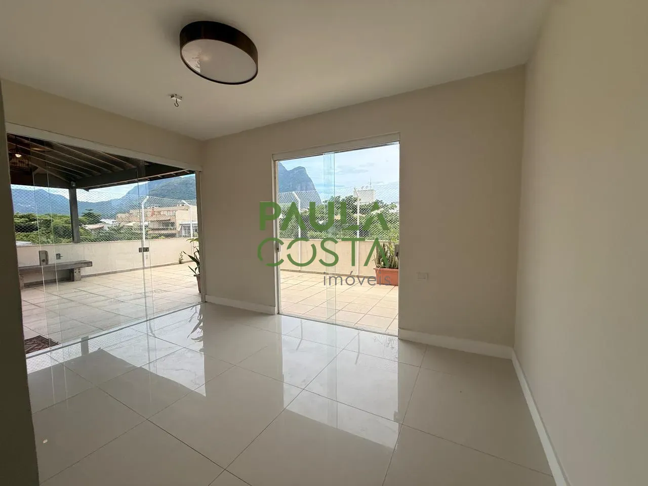 Top-floor apartment with 5 bedrooms and 5 bathrooms plus balcony grill — photo 13