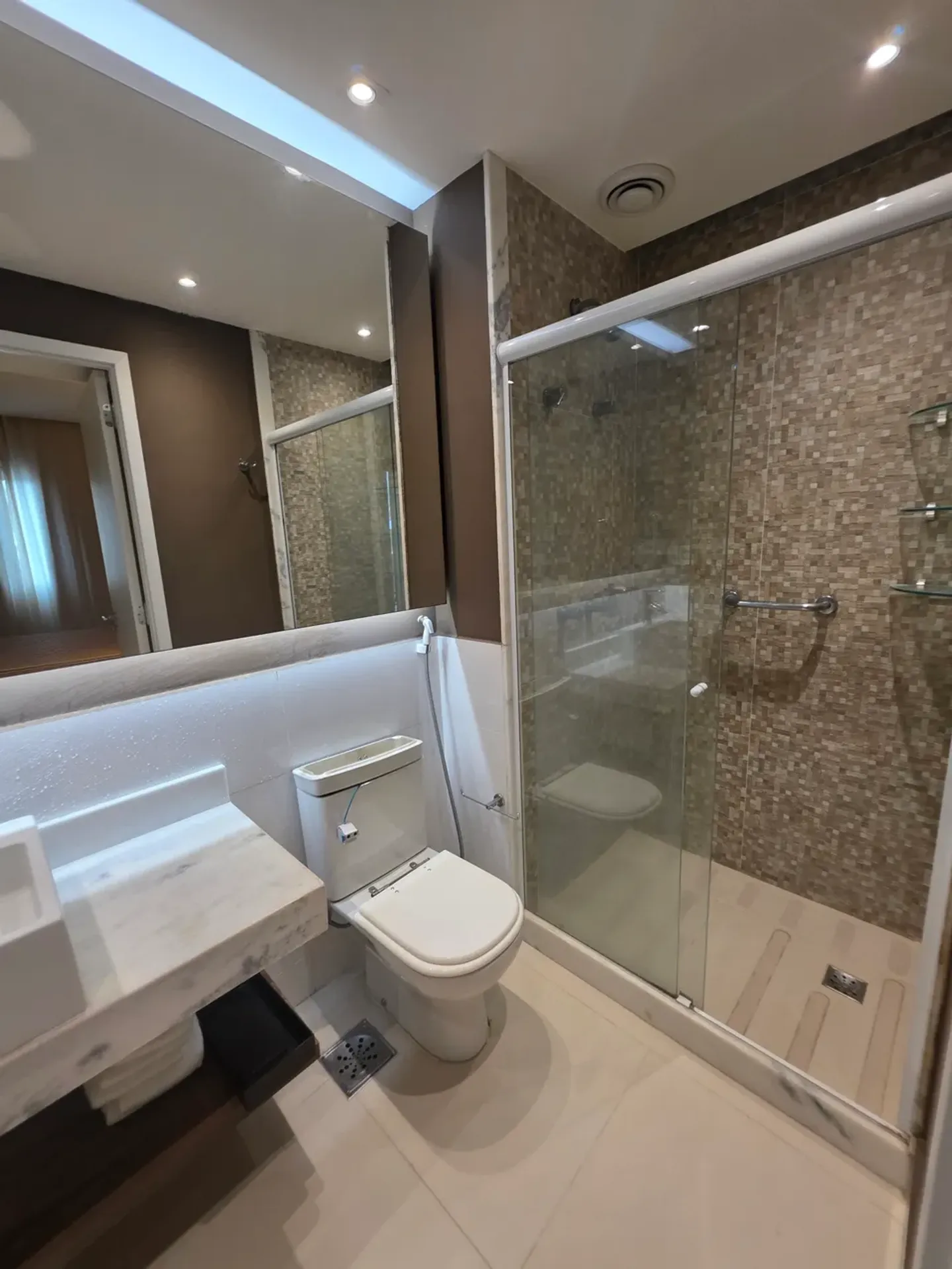 Apartamento amueblado de 1 dormitorio con 76 m² y balcón — photo 16