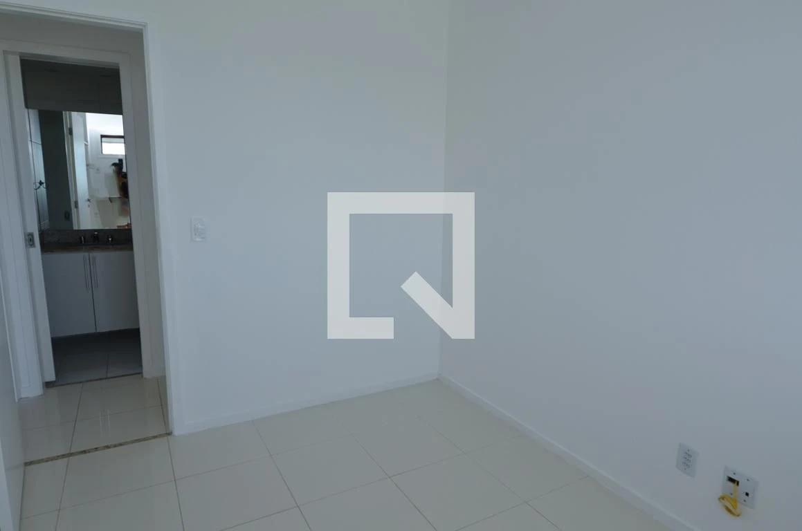 Квартира 80 м² із заскленим балконом та робочим місцем — photo 30
