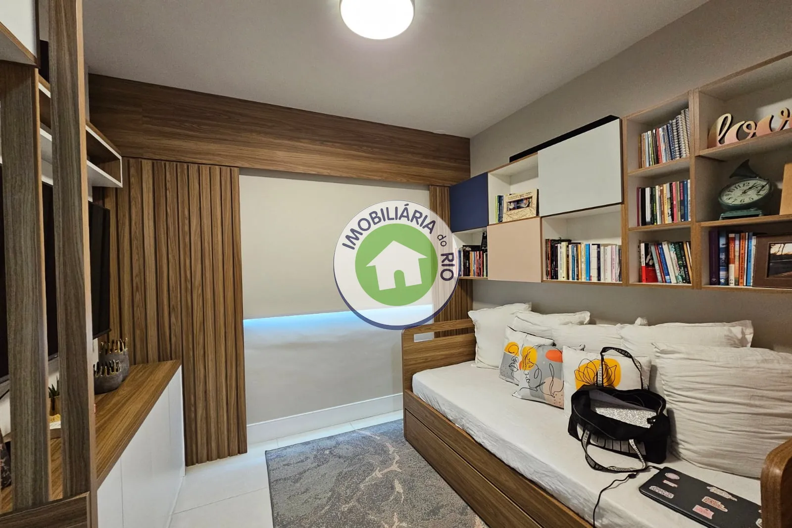 Furnished apartment with 4 bedrooms and 5 bathrooms — photo 37