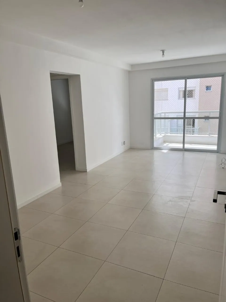 2-bedroom apartment in a building with a gym — photo 14
