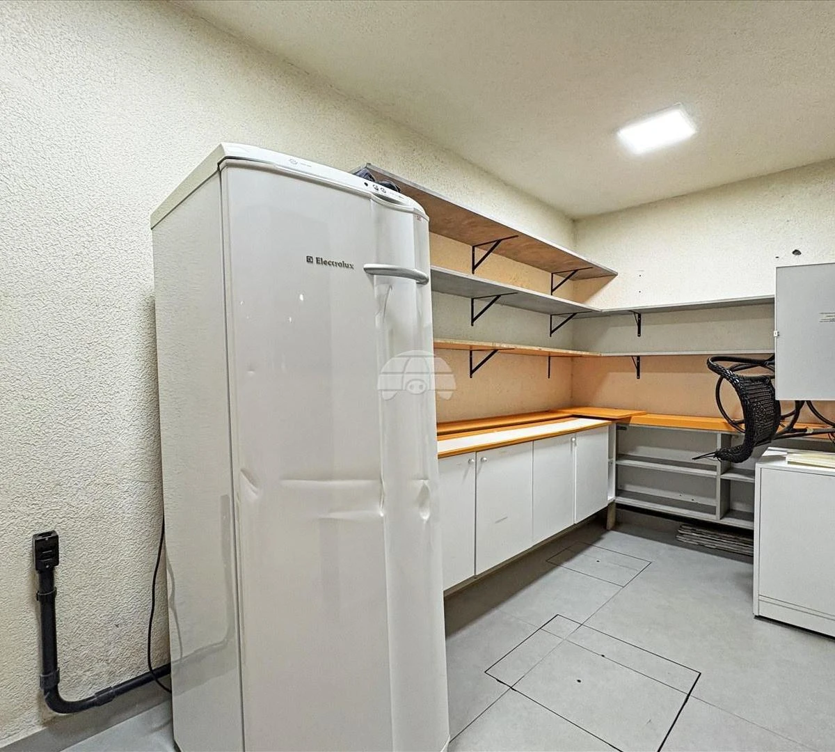 Furnished 293 m² house with open-plan kitchen — photo 35