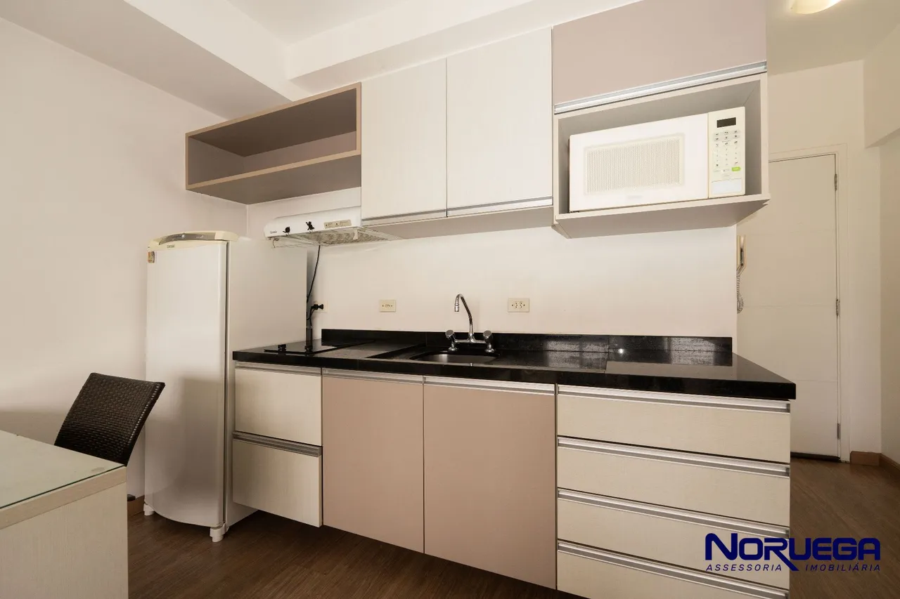 1-bedroom apartment with balcony and built-in wardrobes — photo 2