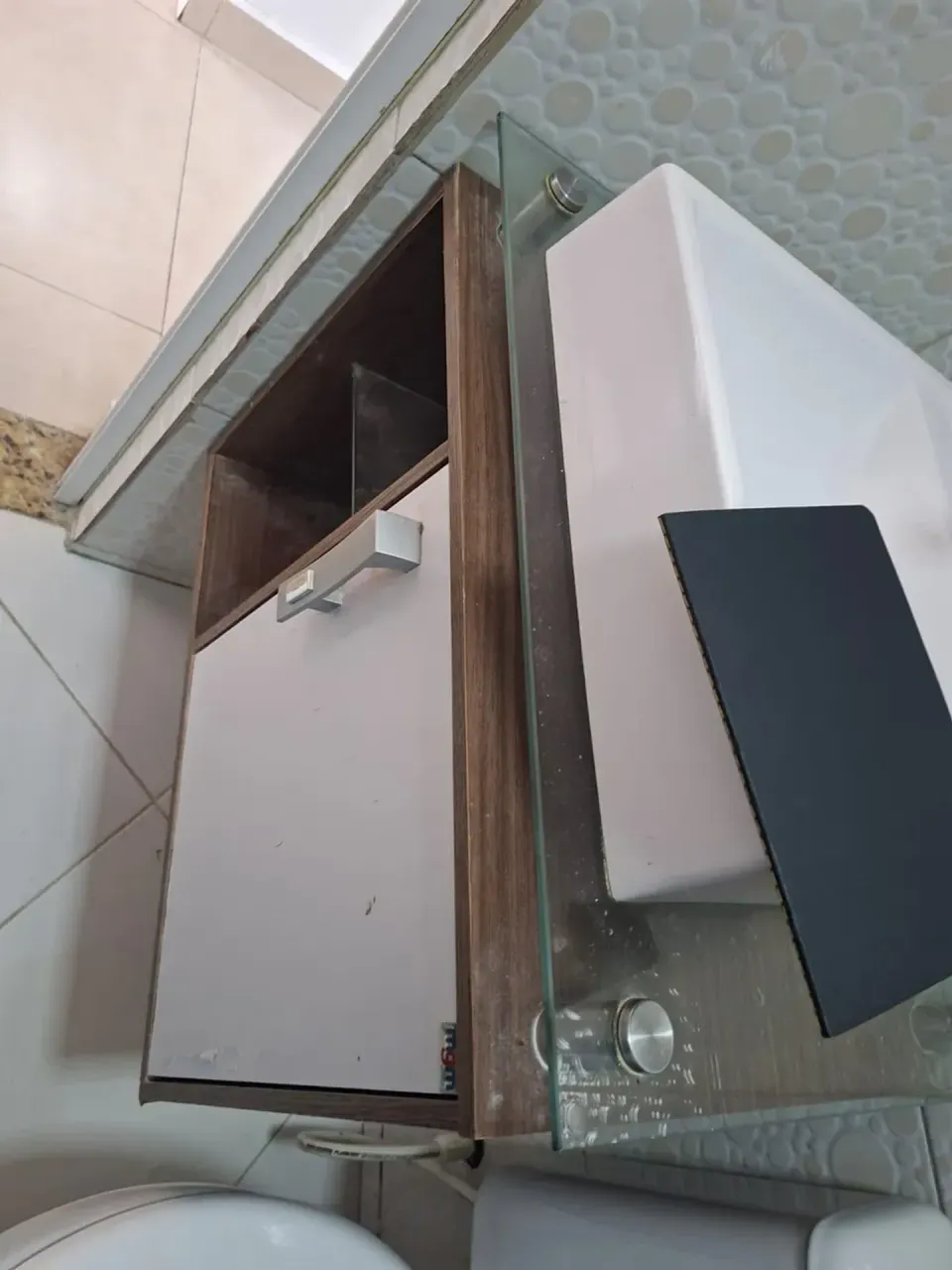 1-bedroom apartment with tiled floors and glass shower — photo 4