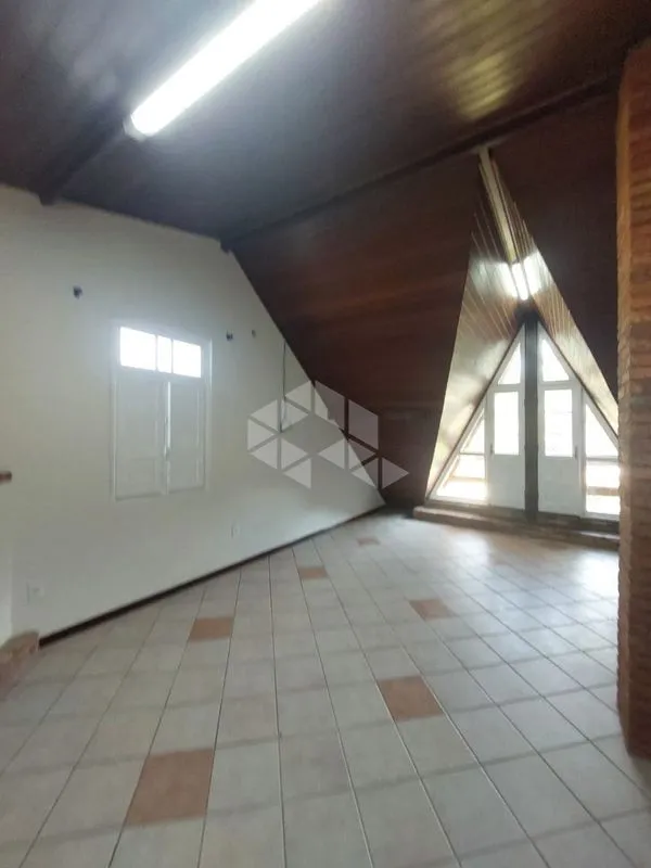 210 m² rental house with 4 bedrooms and a grilled balcony — photo 25