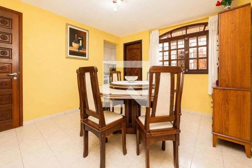 House with 4 bedrooms and 275 m² plus shared BBQ area — photo 4