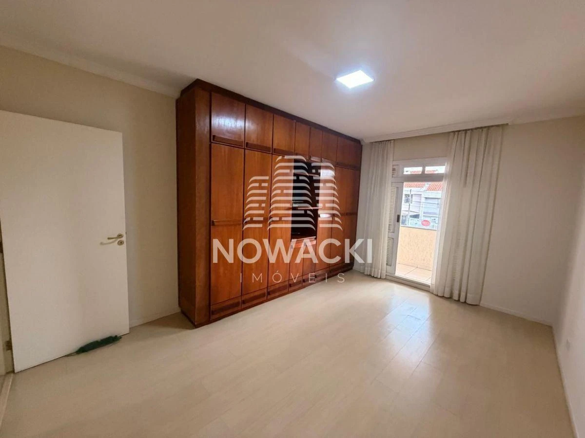 318 m² house with a bathtub and a home office — photo 3