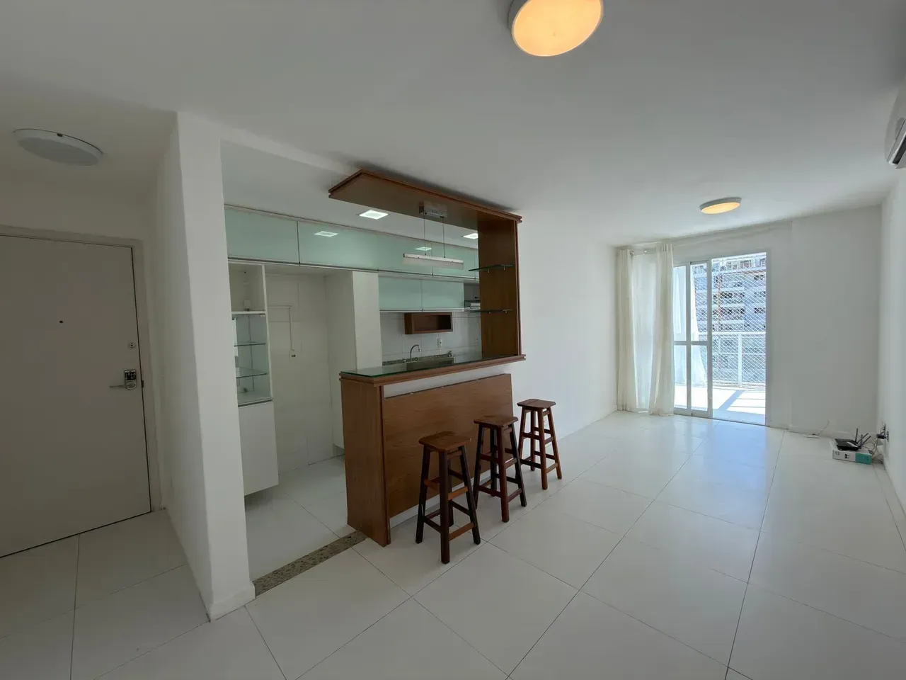 Furnished 3-bedroom apartment with 2 bathrooms and parking — photo 7