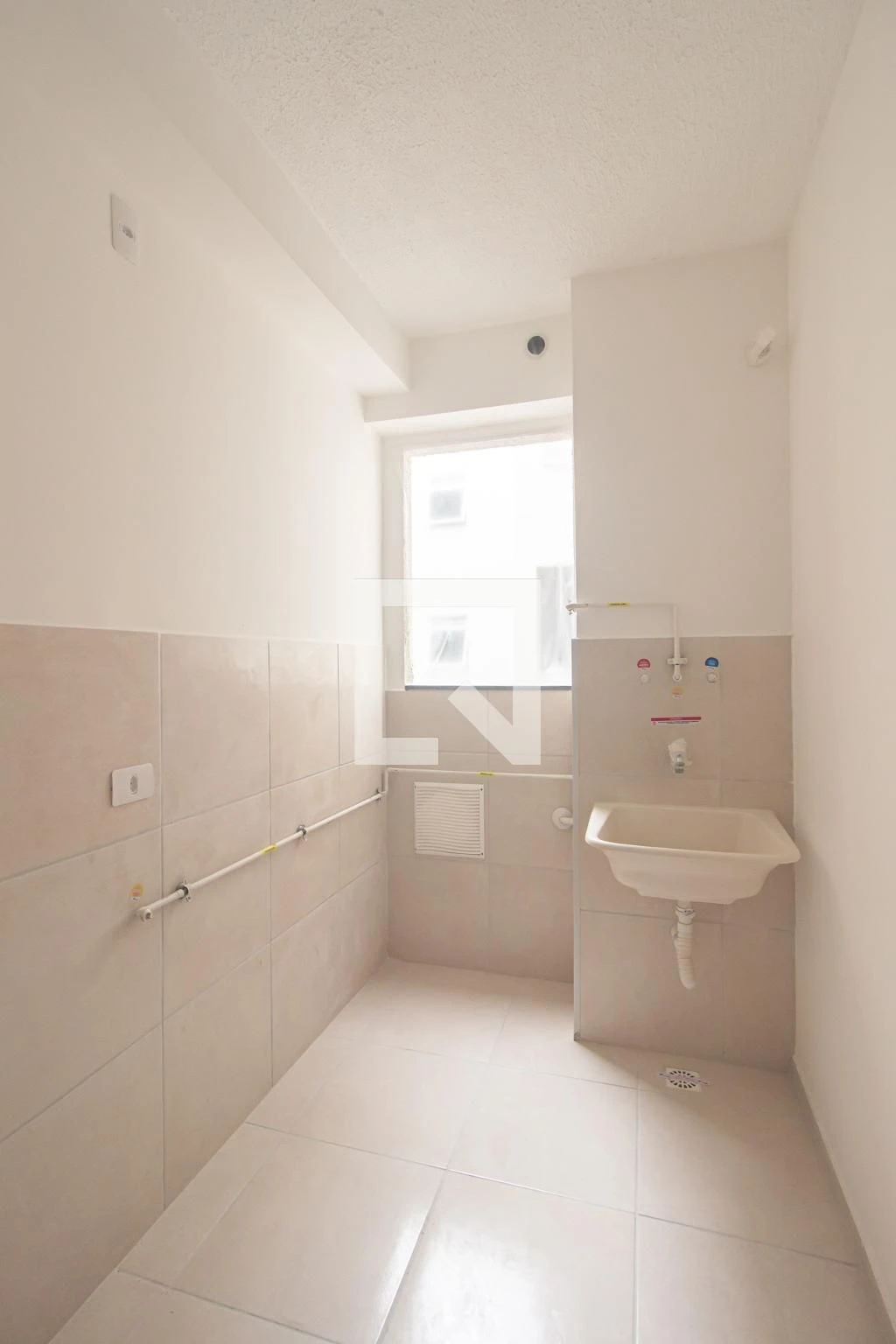2-bedroom apartment in a building with a gym — photo 26