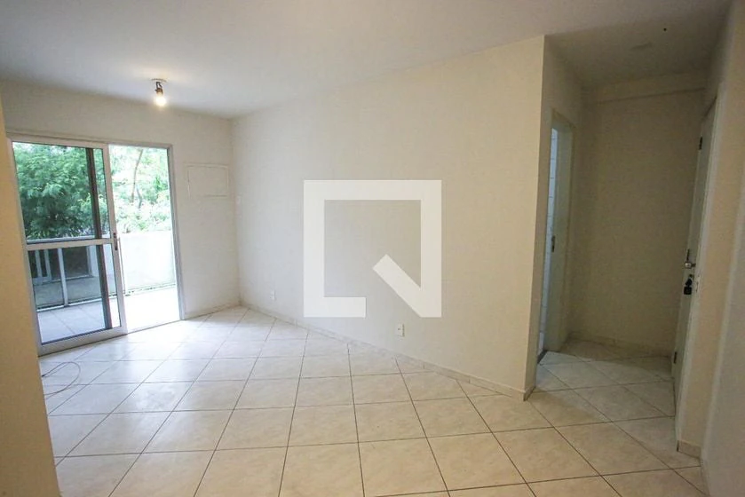 2-bedroom apartment in a building with a gym — photo 3