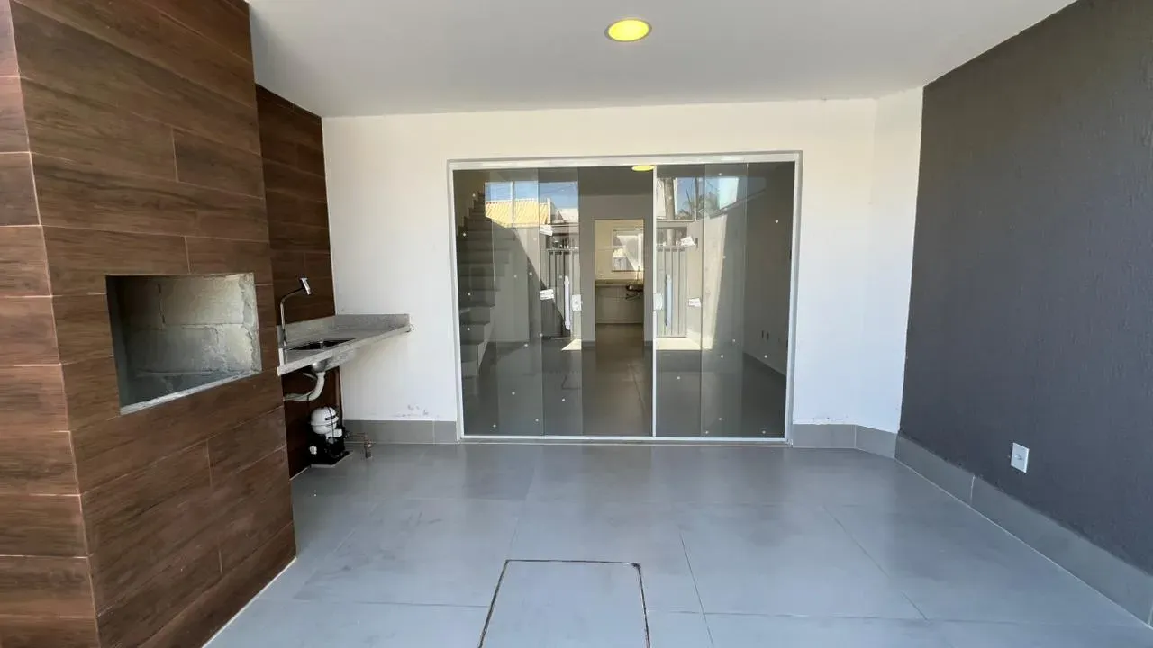 Balcony with a grill in a 3-bedroom house, 80 m²
