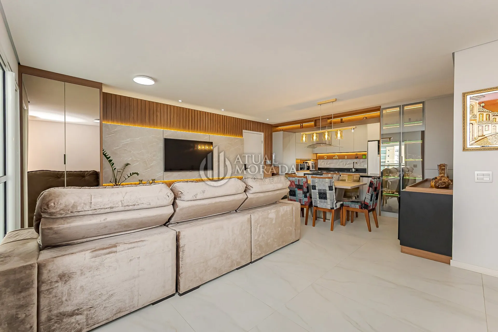 Furnished 2-bedroom apartment with open-plan kitchen — photo 11