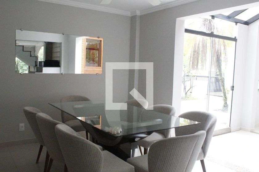 800 m² house with 5 bedrooms and a private-use pool — photo 17
