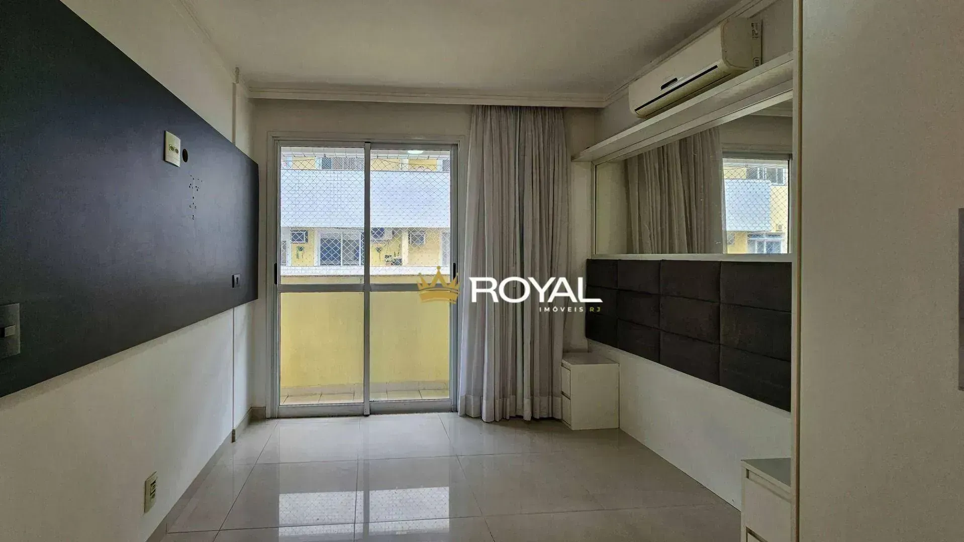 2-bedroom apartment with a glass-enclosed balcony — photo 4