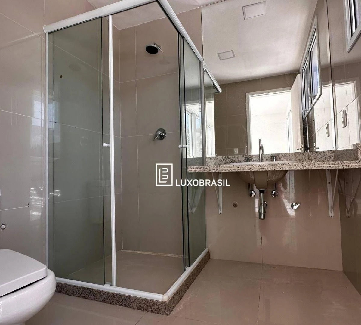 House with 7 bedrooms and 700 m², gas kitchen — photo 39
