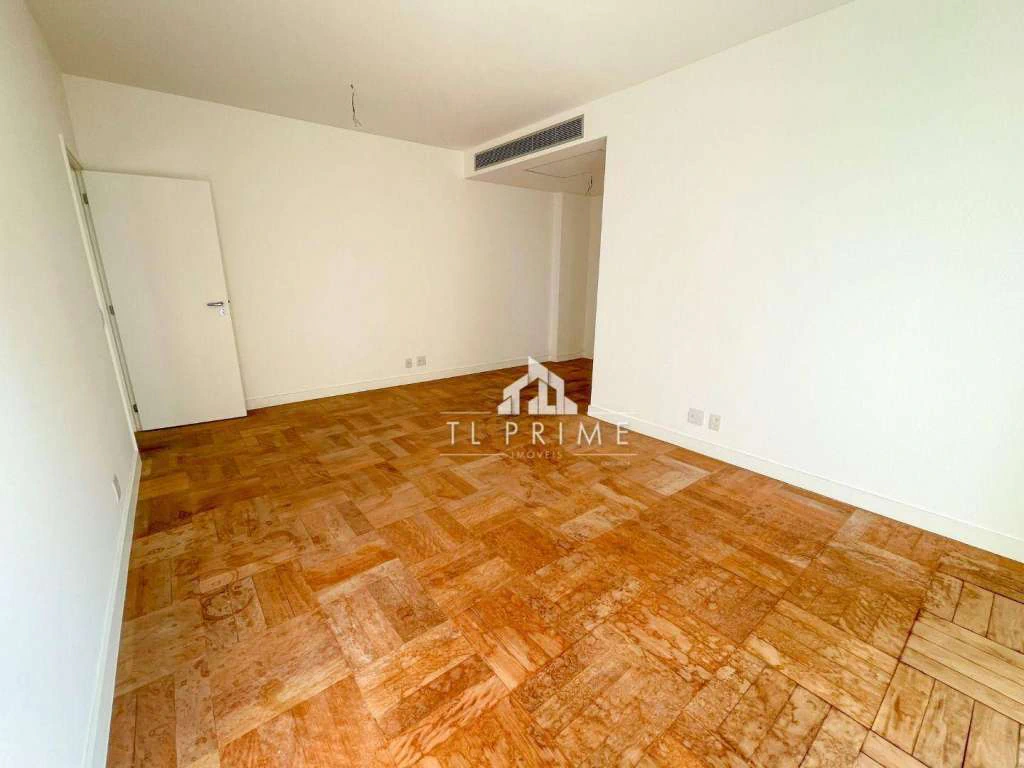 4-suite apartment with 555 m² and 5 parking spaces — photo 13