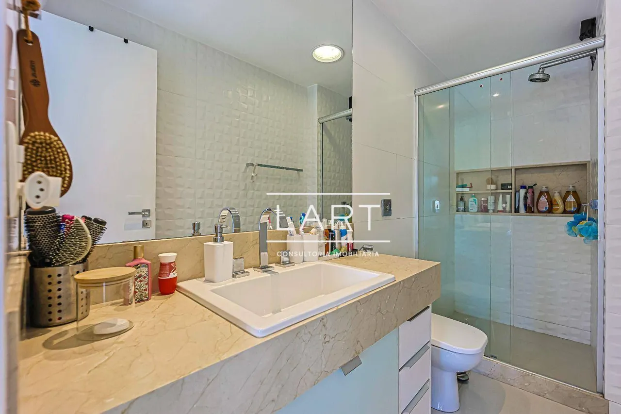Furnished 3-bedroom apartment with 2 bathrooms and parking — photo 13