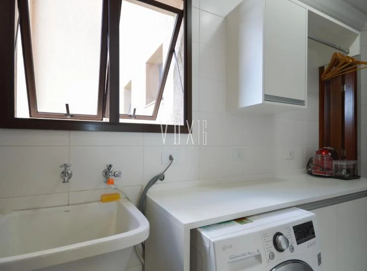 Furnished 3-bedroom apartment with 4 bathrooms — photo 7