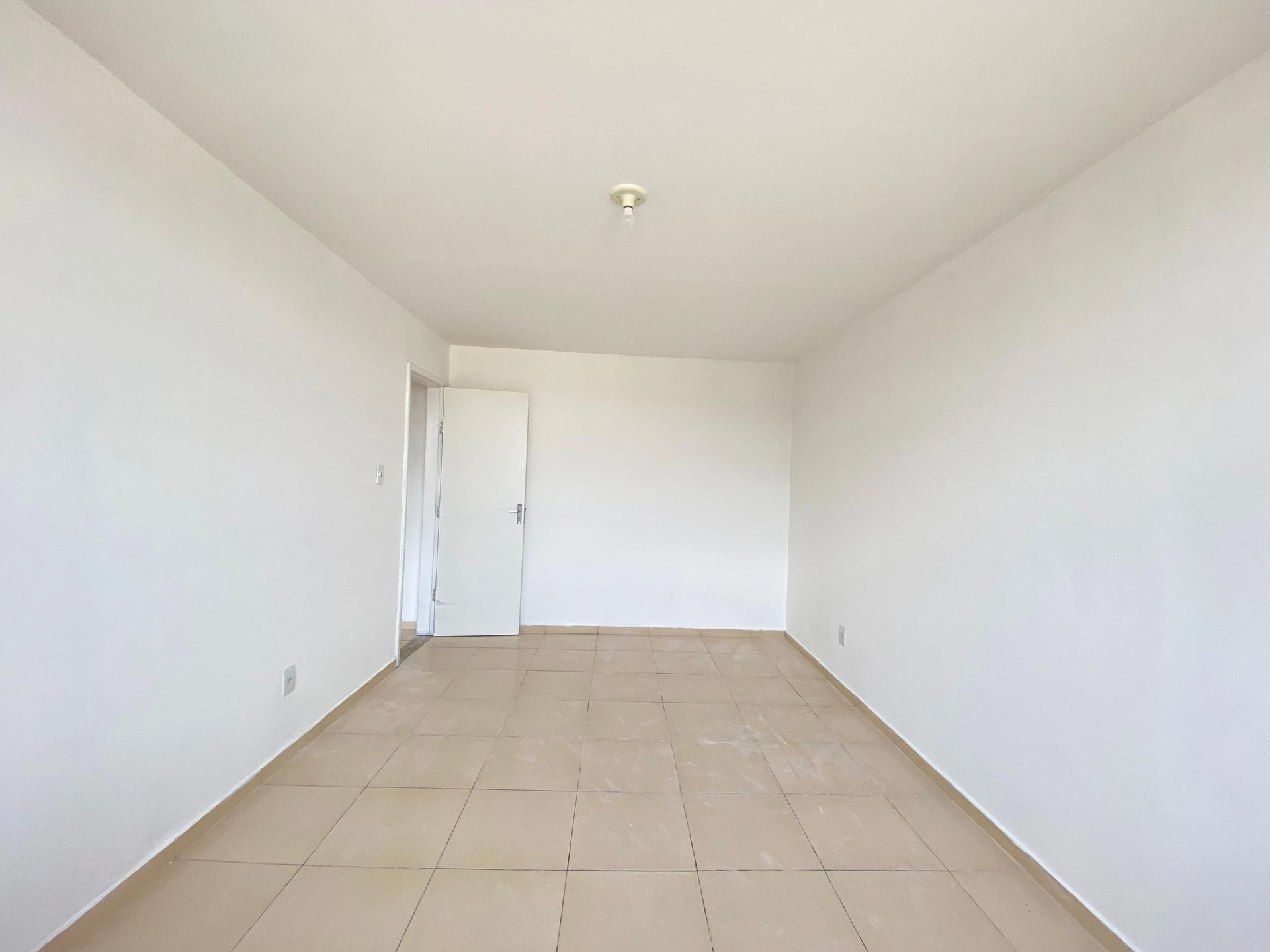 House with 2 bedrooms and a glass-enclosed shower — photo 13