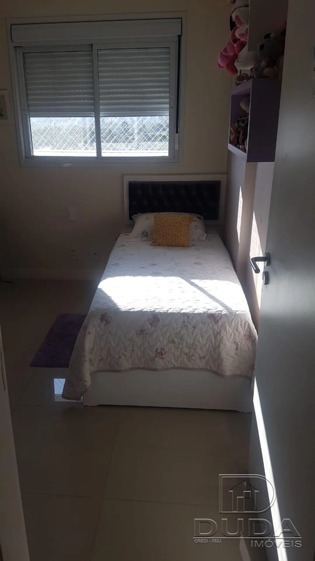 Apartment on the 11th floor with a glass-enclosed balcony — photo 20
