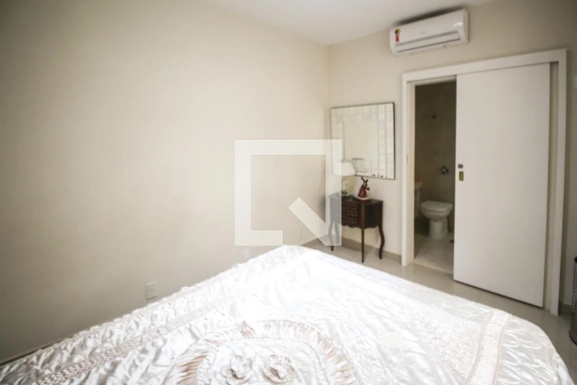 Washing machine in a 3-bedroom apartment, 136 m² — photo 4