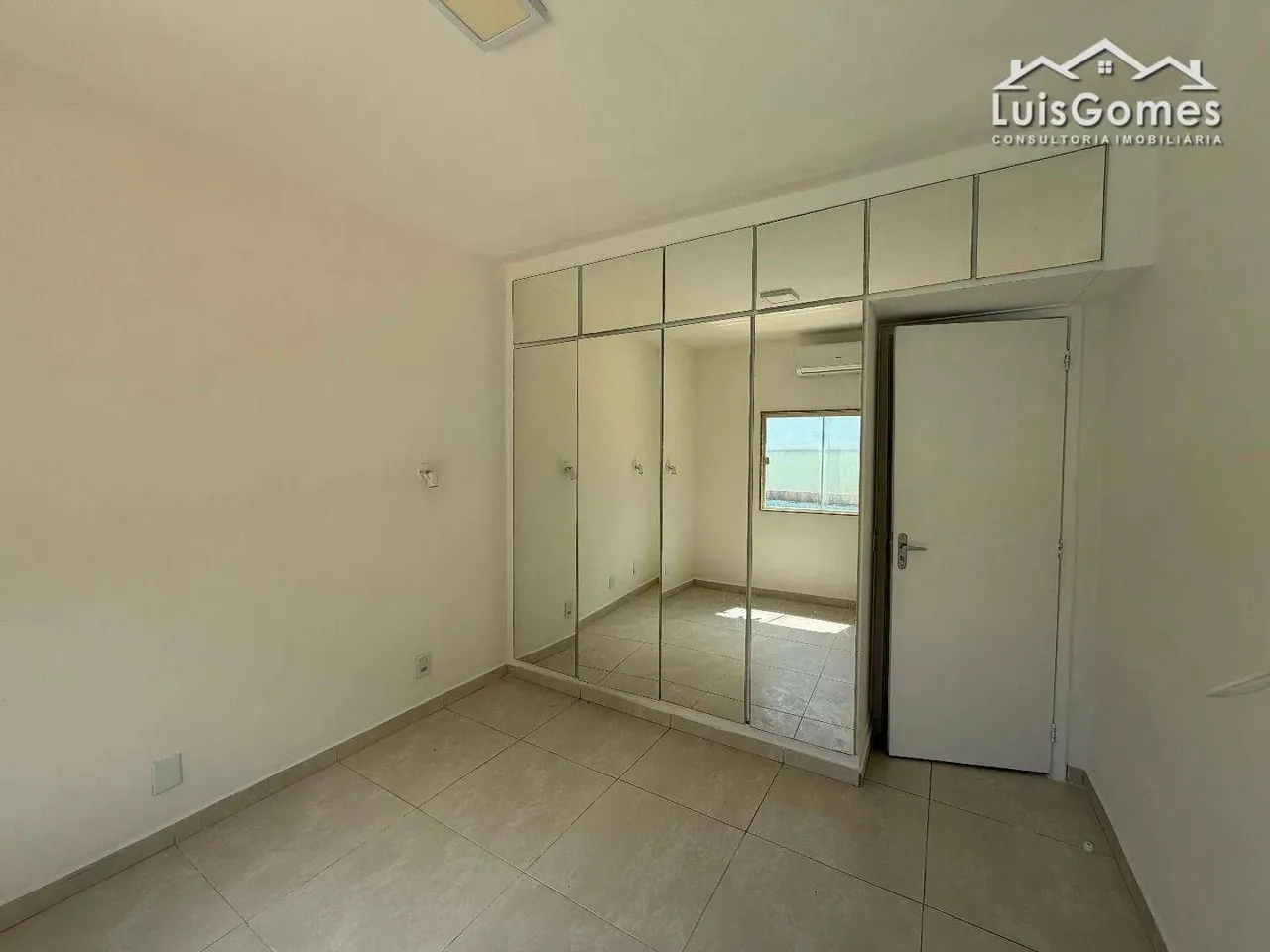 Unfurnished house with 5 bedrooms and 5 bathrooms — photo 19