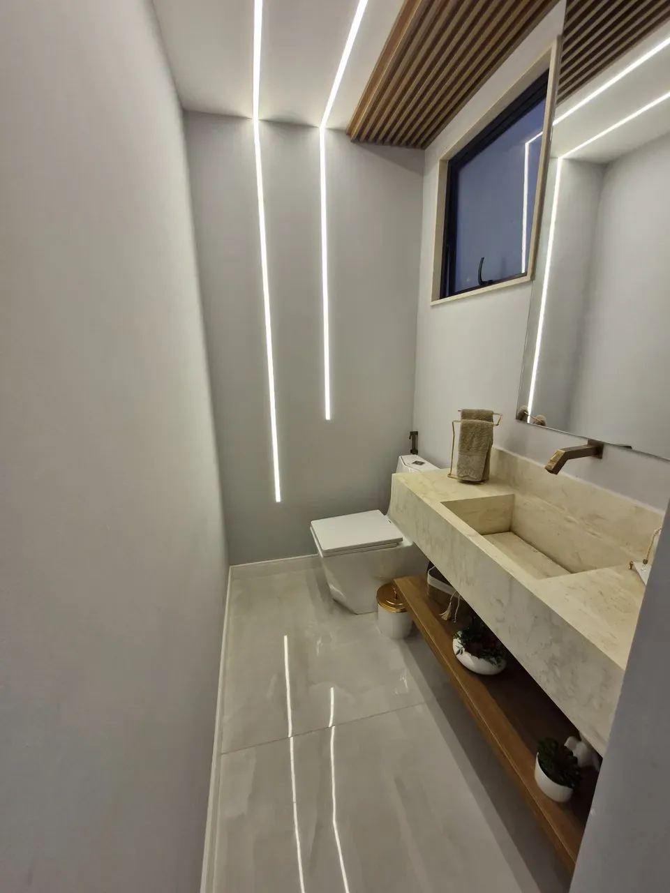 Furnished triplex house with open-plan kitchen and 490 m² — photo 4