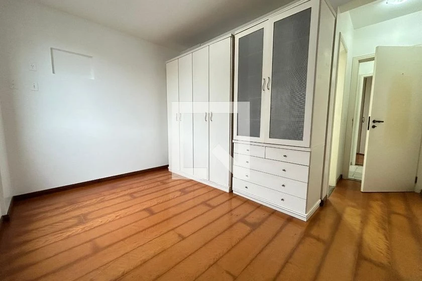 Unfurnished apartment with 2 bedrooms and a balcony — photo 9